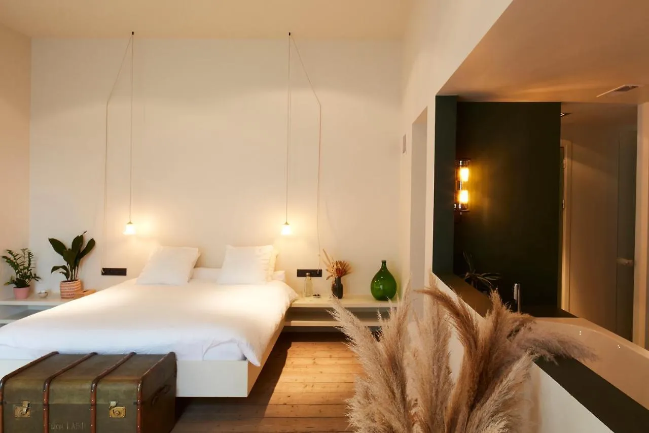 Chambre D'Amis By Alix Ghent